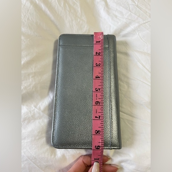 Rogue Industries | Zip Around Travel Leather Cell Phone Wallet | Silver - Picture 9 of 10